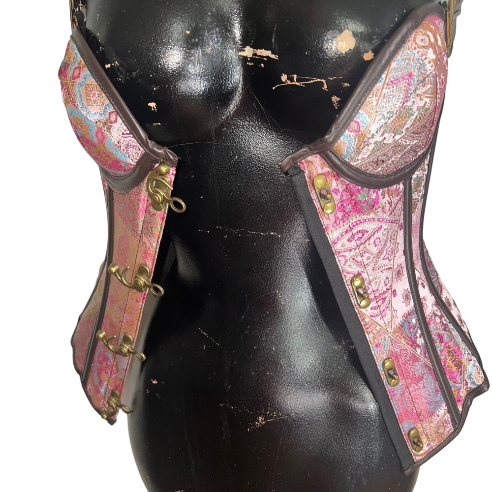 Pink corset - Picture 8 of 16
